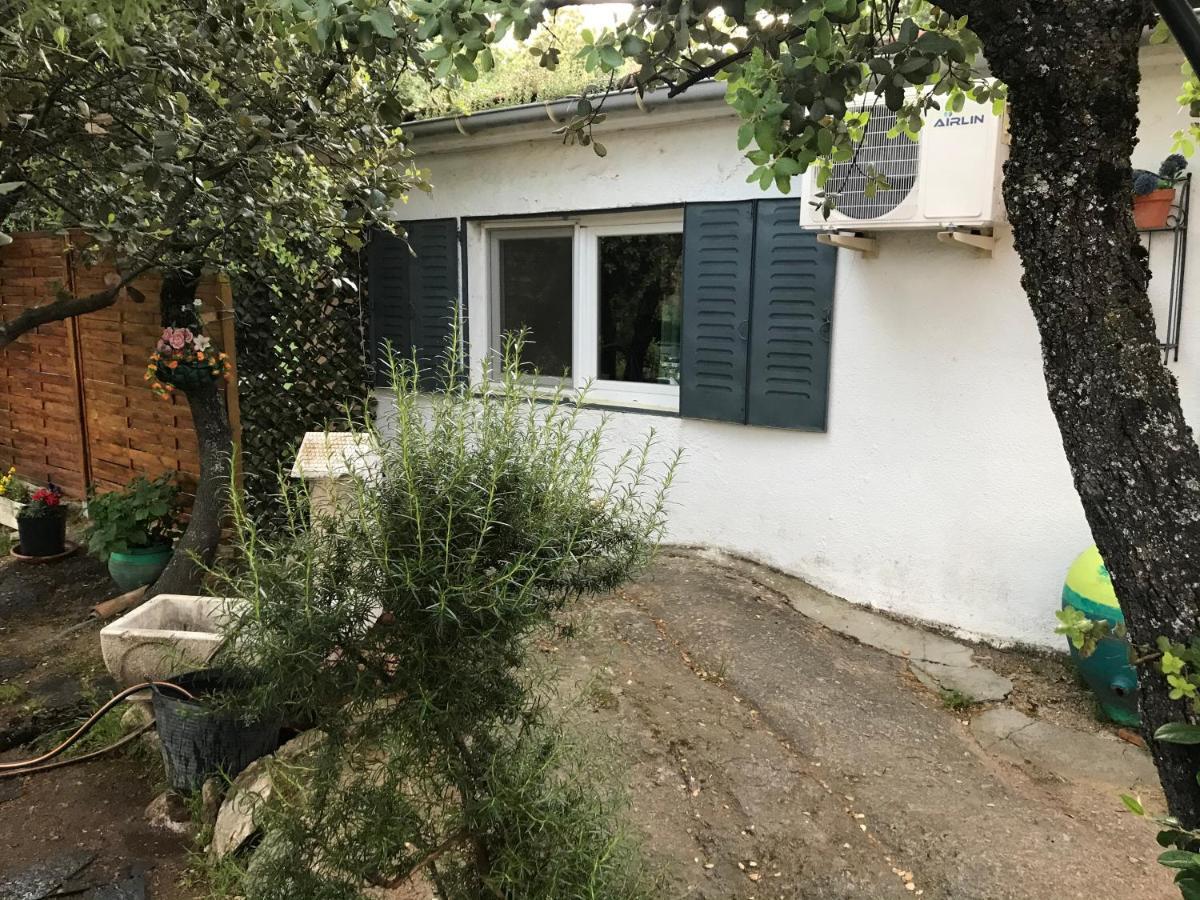 Cabana Jara Y Enebro Collado Villalba Exterior photo